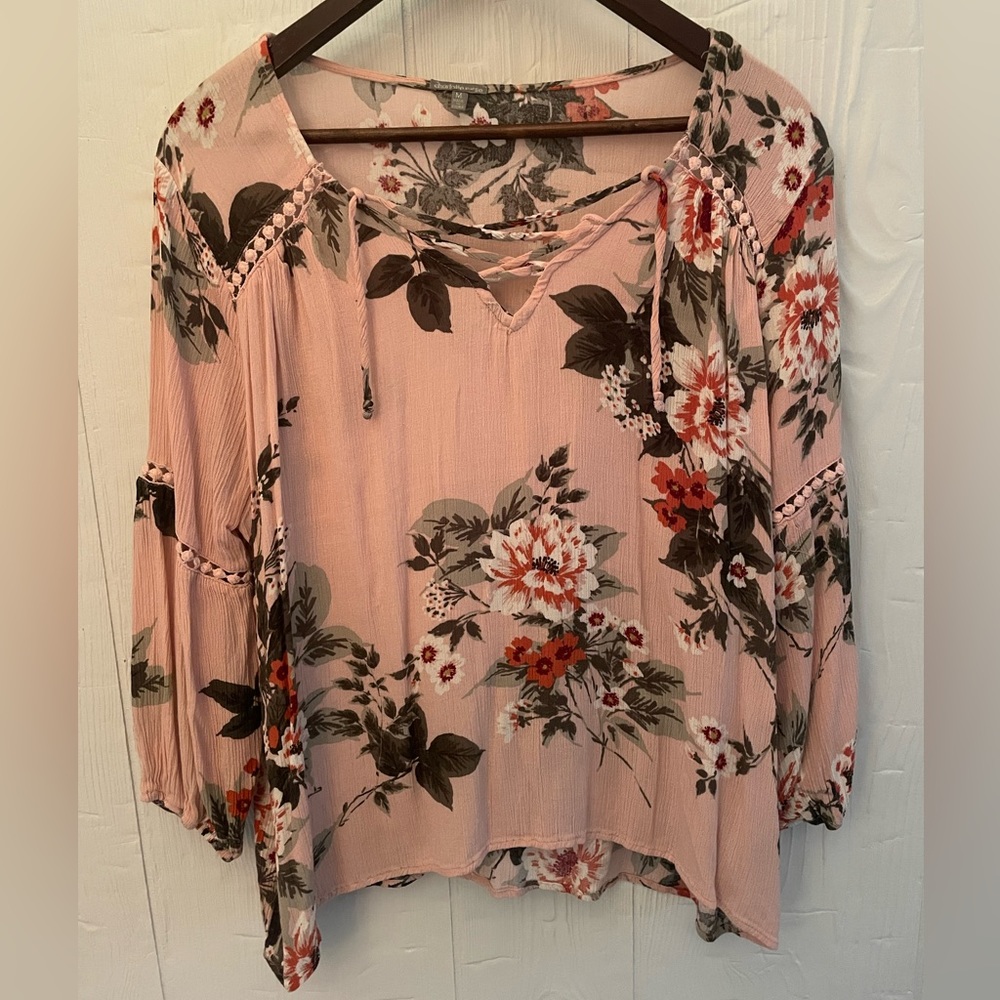 Charlotte Russe Women’s Pink Floral Blouse Size Medium
